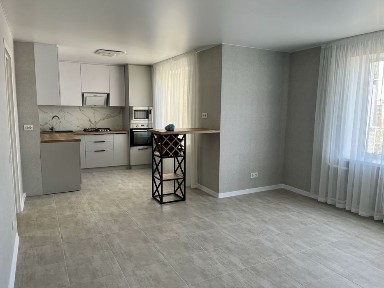 Продається 4-х кім квартира в р-н Круга