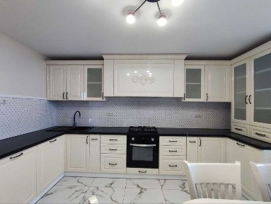 Продам видову 3-кімнатну квартиру!