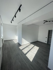 Продаж 2к на Івасюка (ринок, СШ #2, центр) !