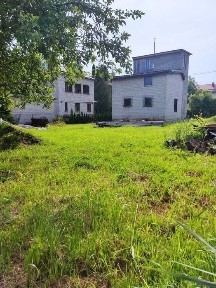 ділянка з будинком