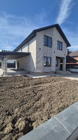 Продаю 2 поверховий будинок ст. місто 145000$