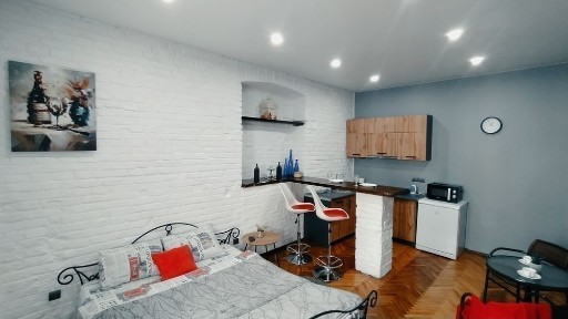 ЖД. Центр. 10 хв. Погодинно, подобово, помісячно