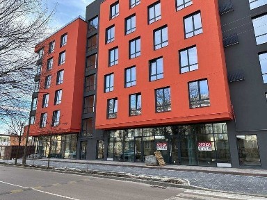 Пентхаус в клубному будинку з власною терасою 42 м. кв. в центрі міста