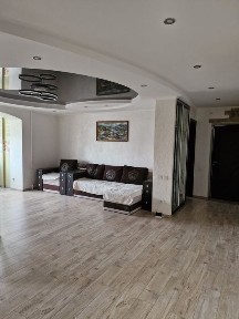 Квартира подобово з сучасним ремонтом. Ціна договірна.