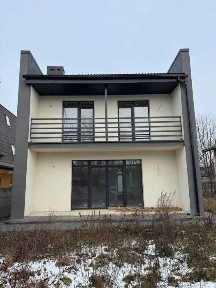 ЦЕНТР Сучасний 2-х поверховий будинок поруч Міського ОЗЕРА 192 000 $