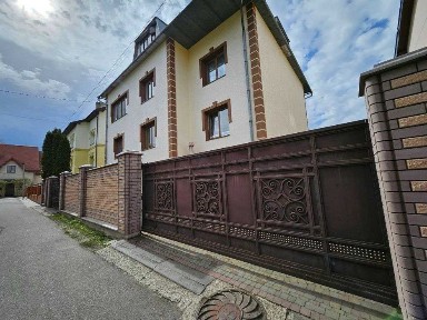 Продаж будинку 370 м2 у КрихівцяхVD