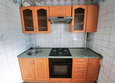 Велика 2к. Космос. 3 поверх. Цегляний будинок. Окремі кімнати! Вільна.