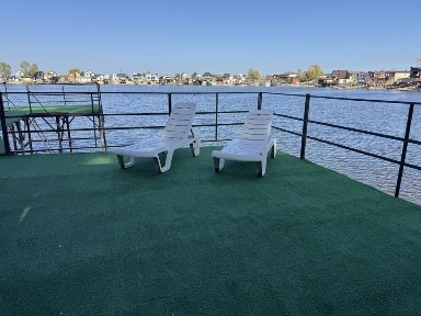 Оренда Будиноку біля води подобово