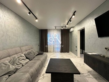 Продаж 3-кімнатної квартири на 5 Зарічному