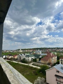 Продається 1км квартира, район Дружба