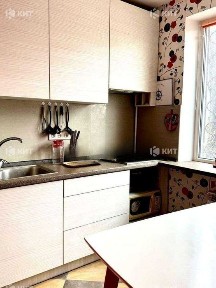 Продам 2 к. кв., Центр, м. Яр. Мудрого, ул. Чайковского, Сертификат