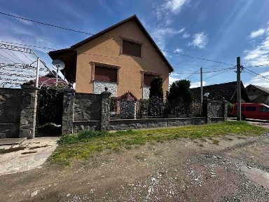 Продається будинок в смт. Буштино