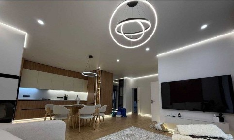 Крайній будинок черги! З оздобленням, ділянкою, меблями та технікою!