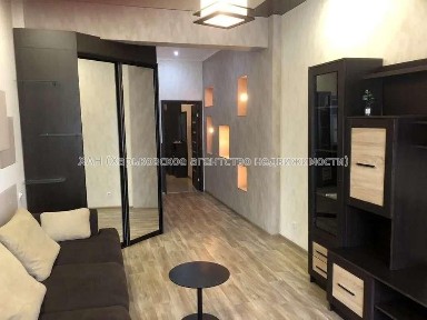 Продаю 1 ком. квартиру в Центре с ремонтом Е67