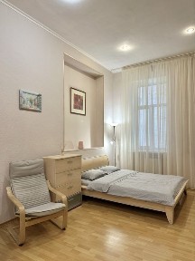 Подоба аренда на Майдані Незалежності. Костьольна 9. Центр Київ