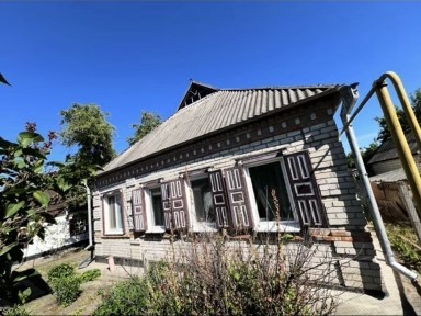 Жилой, кирпичный дом в городе