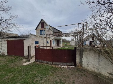 Продам будинок на вільній 76