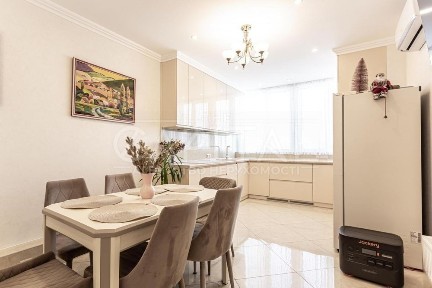 ЖК Каховська квартира з ремонтом і меблями від власника