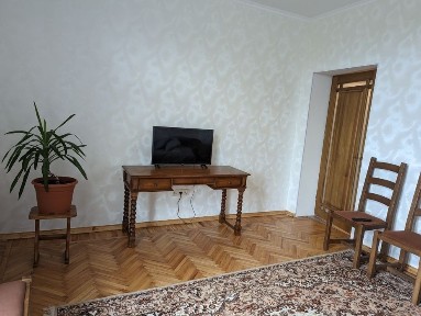 Подобово 2 кім. 5хв до Софіївки. Автовокзал -15 хв. Район с-г універ. т