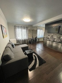 Двокімнатна на Шкільній чекає на нового власника