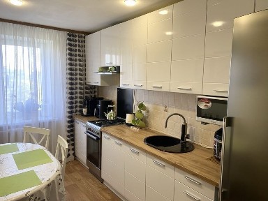 Продається 3 кімнатна квартира