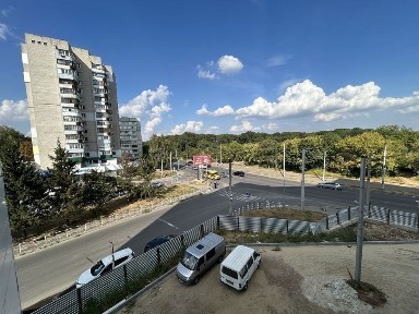 1-ка, Половки, зупинка Бібліотека Зданий Будинок