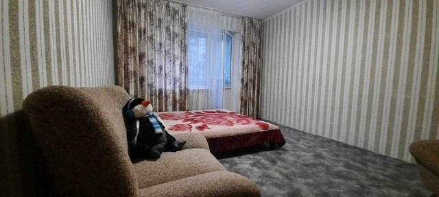 2кiм. Квартира ТРЦ Лавина та озера Чеха 2 поверх Подобово, Погодинно