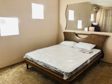 Продам сталінку студію в центрі на 96 кварталі