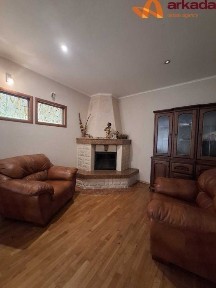 Продам ексклюзивну 4кімнатну квартиру в центрі з сауною і каміном 163м