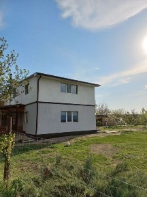 Продаж двоповерхового будинку