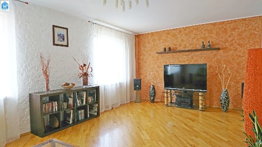 Продаж 2к квартири на Осокорках, м. Позняки, Гмирі 9в