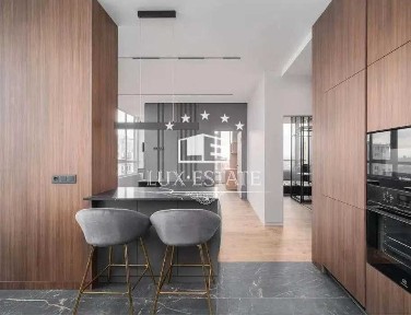 Продам 3 комн. кв. с кухней-студієй ЖК Кристал метро Левада Таврія