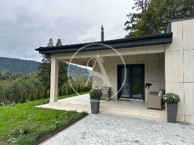 Сучасний будинок в котеджному містечку в Карпатах Славське Львівська