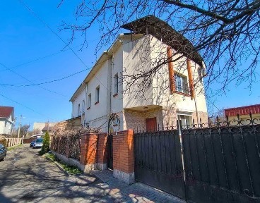 Будинок в центрі міста Черкаси