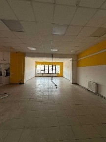 Оренда комерційного приміщення у центрі м. НадвірнаAI