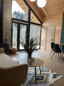 Будиночок для відпочинку з чанном джакузі