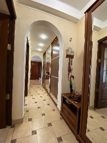 Киев, Академика Курчатова ул., 18