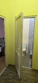 Продаю в реконструкції під новобудову велику студію квартиру