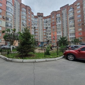 Продам велику, дворівневу квартиру на Поділлі.