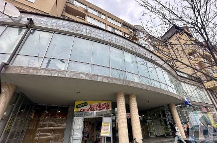 Оренда приміщення 1325 м2, центр, можна поділити