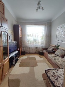 Продам 2х - кімнатну квартиру з гаражем!