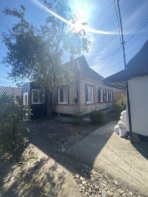 В продаже дом из белого кирпича, Решкут, Новомосковск