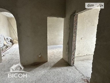 Продається трикімнатна квартира район Канада.