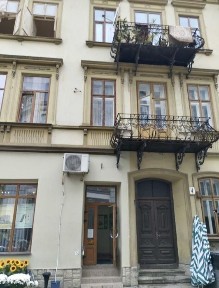 Центр! Фонтан! Велика 3-кімнатна квартира!