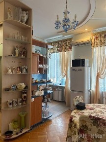 Продам 3 кімнатну квартиру центр