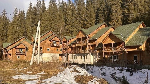 Продаж готельно-ресторанного комплексу (незавершене будівництво]