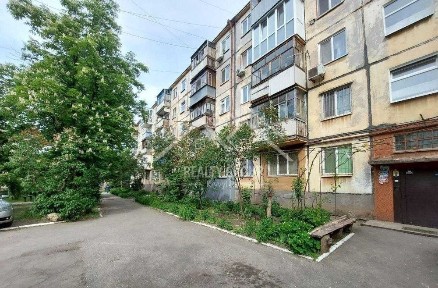 Продаж 3к квартири у ЦМ р-ні поряд із пл. Визволення по вул. Лермонтова