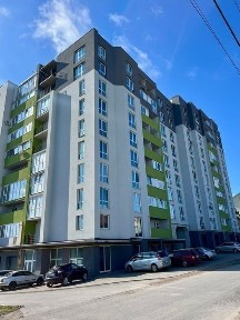 Продається 2 кімнатна квартира район Дружба