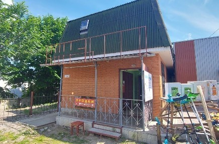 Магазин на території ринку м. Ніжин