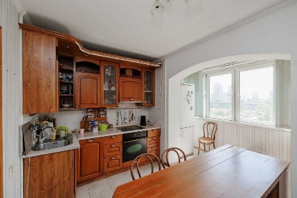 Продаж 4-к квартири на Порика Виноградар